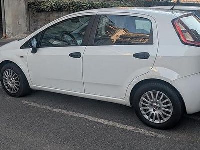 Gebraucht Fiat Punto 75 PS (55 kW) 2014 Weiß Kleinwagen
