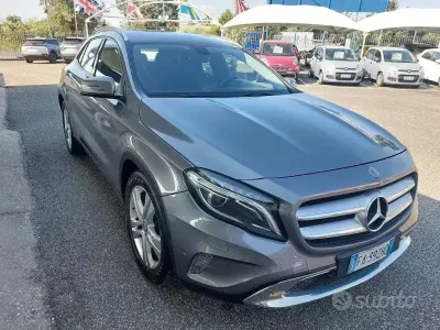 Usata Mercedes GLA200 136 CV (100 kW) 2015 Grigio SUV