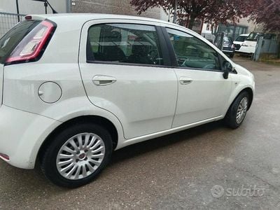 Gebraucht Fiat Punto 69 PS (50 kW) 2010 Weiß Kleinwagen