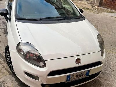 Usata Fiat Punto 95 CV (69 kW) 2012 Bianco Utilitaria