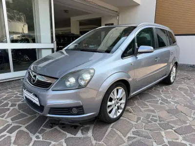 Usata Opel Zafira Cosmo 120 CV (88 kW) 2008 Grigio Monovolume