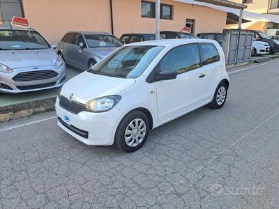 usata VW up! 1.0 Benzina OK NEOPATENTATI