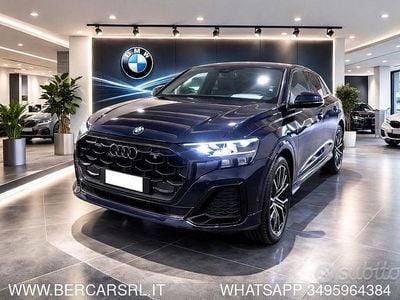 Usata Audi Q8 S-Line 286 CV (210 kW) 2024 Grigio scuro SUV