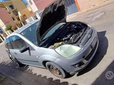Usata Ford Fiesta 68 CV (50 kW) 2003 Grigio Utilitaria