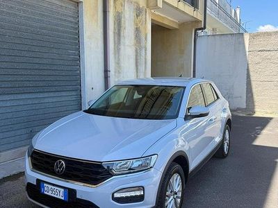 Käytetty VW T-Roc 150 HP (110 kW) 2021 Harmaa Katumaasturi