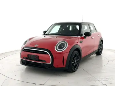 Usata Mini Cooper Classic 136 CV (100 kW) 2024 Chili red Utilitaria