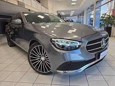 Usata Mercedes E220 Business 194 CV (142 kW) 2021 Grigio Berlina