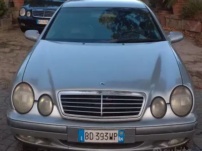 Usata Mercedes CLK200 192 CV (141 kW) 1999 Grigio Coupé