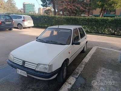 Usata Peugeot 205 54 CV (39 kW) 1991 Bianco Utilitaria