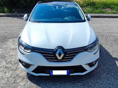 Usata Renault Mégane IV Intens 110 CV (80 kW) 2017 Bianco Coupé