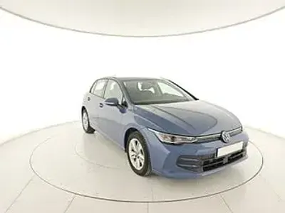 Usata VW Golf VIII Life 116 CV (85 kW) 2025 Nero Utilitaria