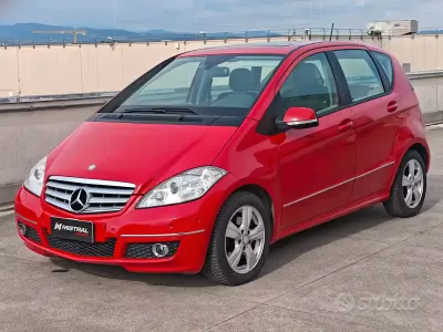 Usata Mercedes A200 Premium 140 CV (102 kW) 2011 Rosso Berlina