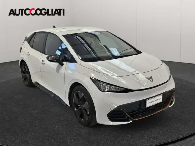 Begagnad Cupra Born 69 kW (95 HK) 2023 Vit Halvkombi