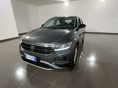 Usata VW T-Roc Life 115 CV (84 kW) 2025 Grigio SUV