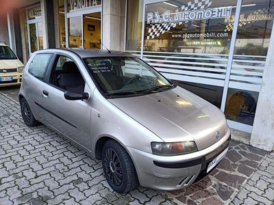 Usata Fiat Punto 80 CV (58 kW) 2001 Nero Utilitaria