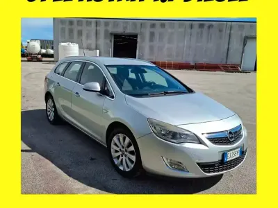 Usata Opel Astra 125 CV (91 kW) 2011 Grigio Station wagon