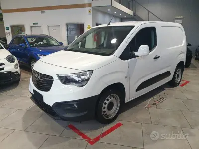 Usata Opel Combo S 102 CV (75 kW) 2020 Bianco Monovolume