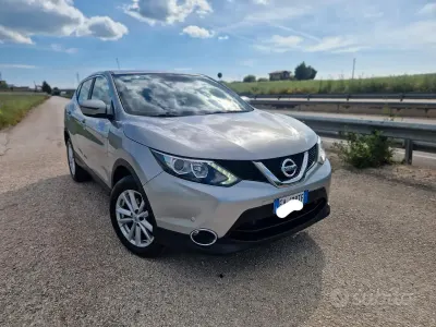 Gebraucht Nissan Qashqai Tekna 131 PS (96 kW) 2016 Grau SUV