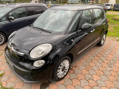 Begagnad Fiat 500L Lounge 85 HK (62 kW) 2013 Svart Minibuss