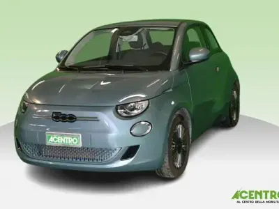 Usata Fiat 500e Action 42 kW (58 CV) 2021 Argento Berlina