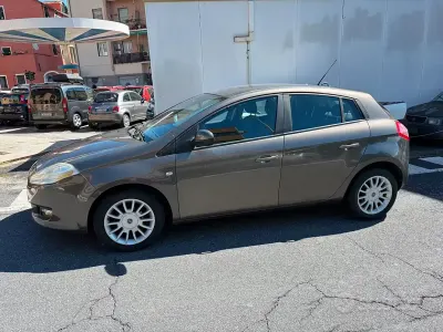 Käytetty Fiat Bravo Dynamic 90 HP (66 kW) 2007 Harmaa Viistoperä