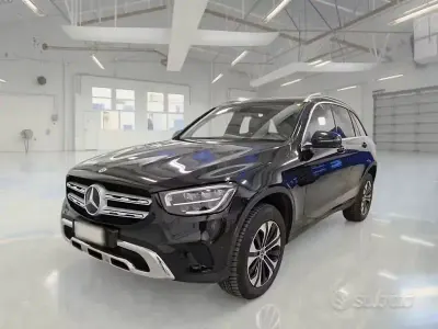 Usado Mercedes GLC300e Business 211 CV (155 kW) 2021 Negro SUV