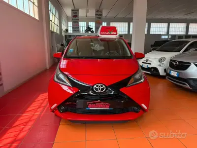 Usata Toyota Aygo Cool 72 CV (52 kW) 2018 Rosso Utilitaria