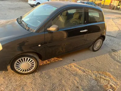 Usata Lancia Ypsilon 80 CV (58 kW) 2009 Nero Utilitaria