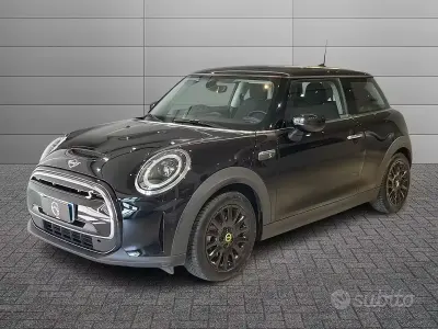 Usata Mini Cooper 75 kW (102 CV) 2022 Nero Utilitaria