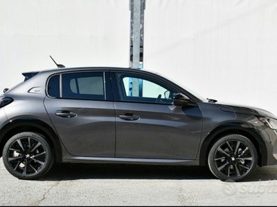 Usata Peugeot 208 GT 102 CV (75 kW) 2022 Grigio Utilitaria