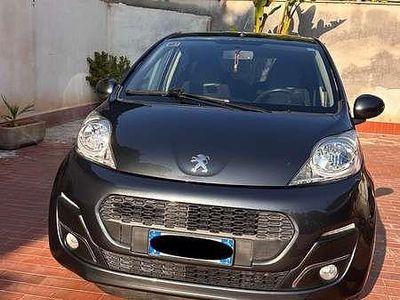 Usata 2013 Peugeot 107 Active Utilitaria | 5800 € (Buon prezzo)