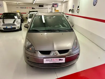 Usata Mitsubishi Colt Inform 74 CV (54 kW) 2009 Argento Utilitaria