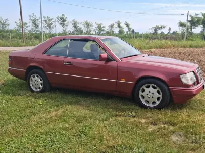 Usata Mercedes 200 122 CV (89 kW) 1993 Berlina