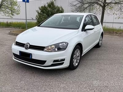 Usata VW Golf VII Highline 105 CV (77 kW) 2014 Bianco Berlina