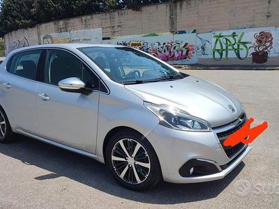 Usata Peugeot 208 75 CV (55 kW) 2018 Utilitaria