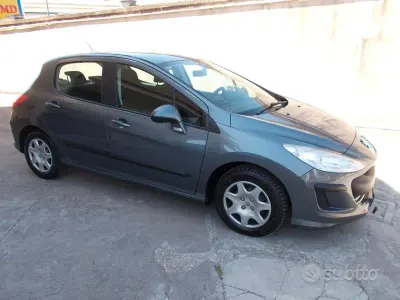 Usata Peugeot 308 Comfort 90 CV (66 kW) 2008 Grigio Berlina