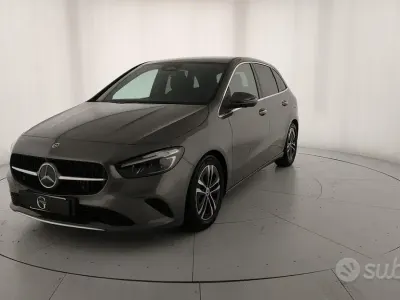 Nuova Mercedes B180 Edition 116 CV (85 kW) 2025 Grigio montagna Monovolume