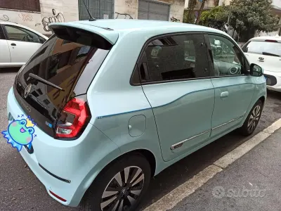 Usata Renault Twingo Intens 30 kW (42 CV) 2021 Bluazzurro Utilitaria