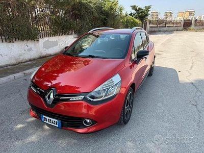 Usata Renault Clio GrandTour 75 CV (55 kW) 2014 Rosso Station wagon