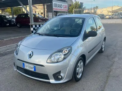 Usata Renault Twingo 75 CV (55 kW) 2010 Argento Utilitaria