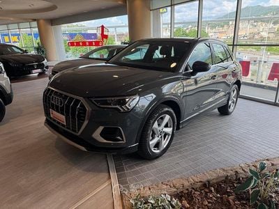 Begagnad Audi Q3 Advanced 200 HK (147 kW) 2022 Grå SUV