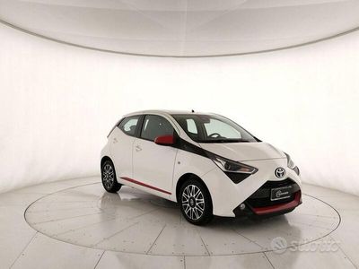 usata Toyota Aygo 5p 1.0 x-play 72cv