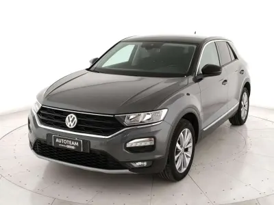 Usata VW T-Roc Style 150 CV (110 kW) 2019 Grigio antracite SUV