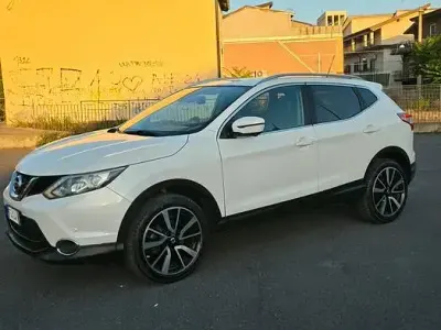 Usata Nissan Qashqai 131 CV (96 kW) 2017 Bianco SUV