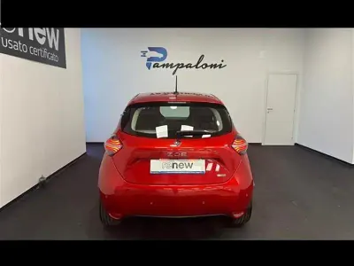 Usata Renault Zoe Zen 100 kW (136 CV) 2022 Rosso(met.) Utilitaria