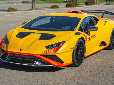 Usata Lamborghini Huracán 639 CV (469 kW) 2023 Giallo Coupé
