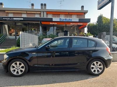 Usata BMW 118 122 CV (89 kW) 2005 Nero Utilitaria