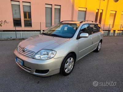 Usata Toyota Corolla 97 CV (71 kW) 2005 Grigio Station wagon