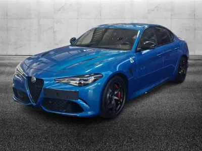 Usata Alfa Romeo Giulia Quadrifoglio 519 CV (381 kW) 2024 Blu/azzurro Berlina