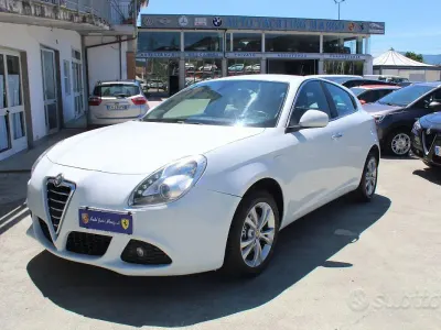 Usata Alfa Romeo Giulietta 169 CV (124 kW) 2010 Bianco Utilitaria